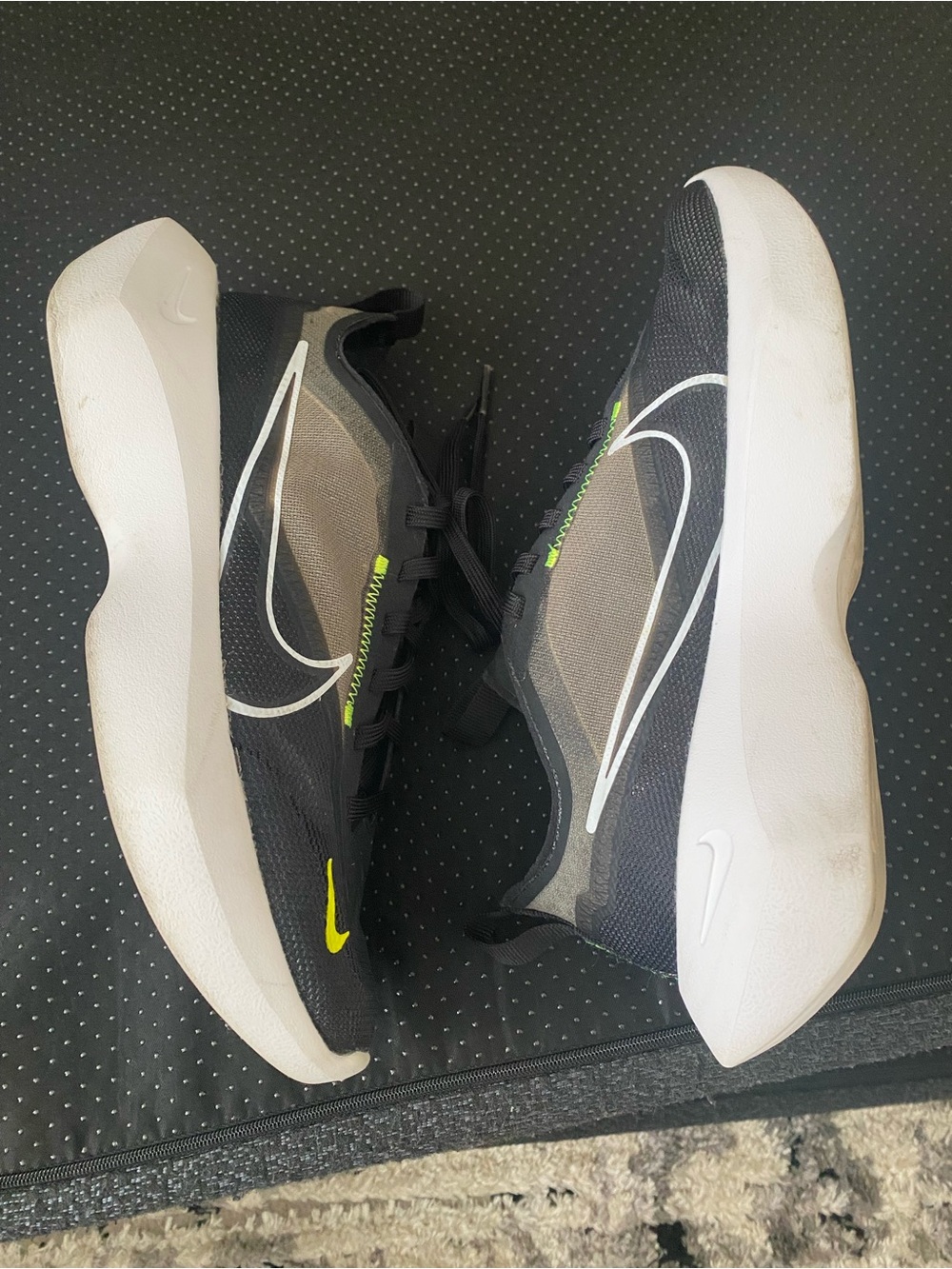 Nike Men’s Black, White & Neon Yellow Training Sneakers